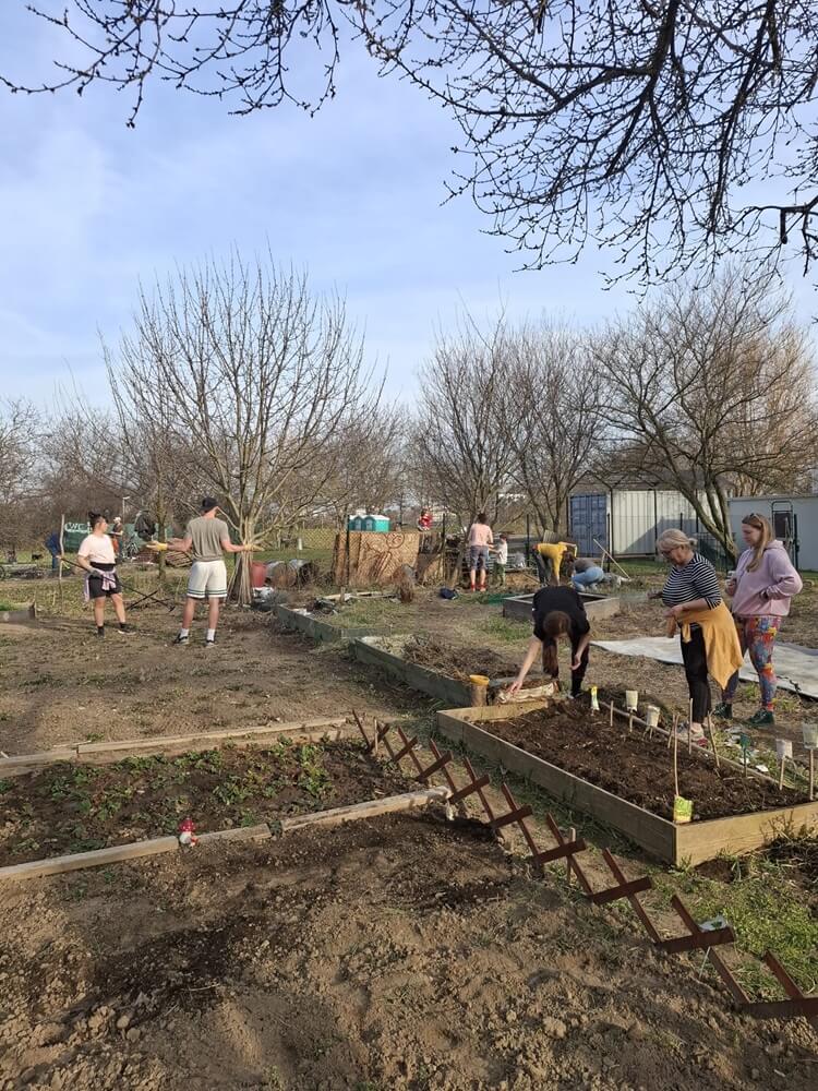 312ae444-f831-49be-952f-54bcd49ee8a3